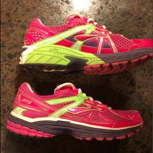 Brooks GTS 13 running sneakers worn 2x